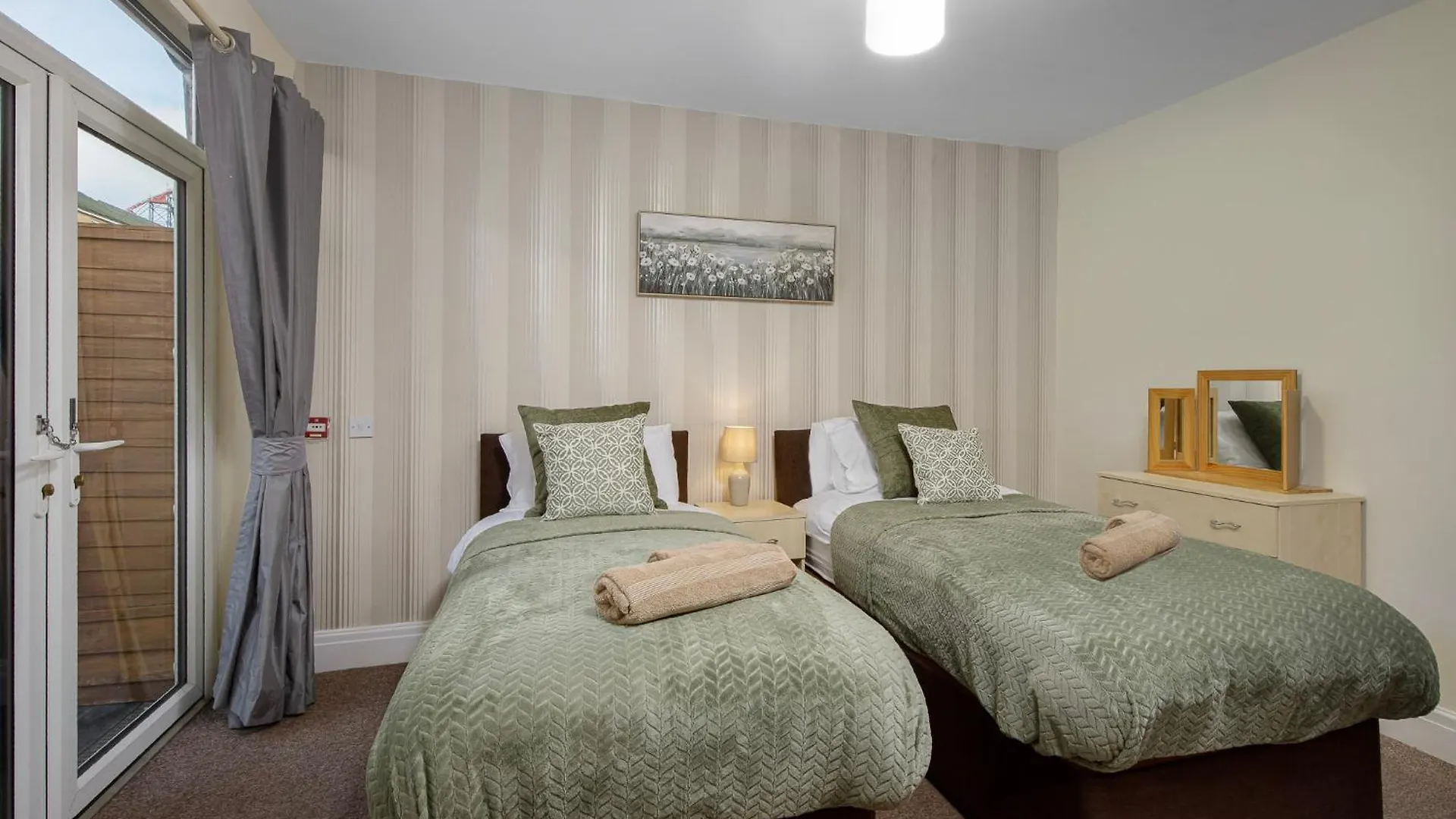 Arnside - Spacious 10-Bedroom Seaside Cottage Blackpool
