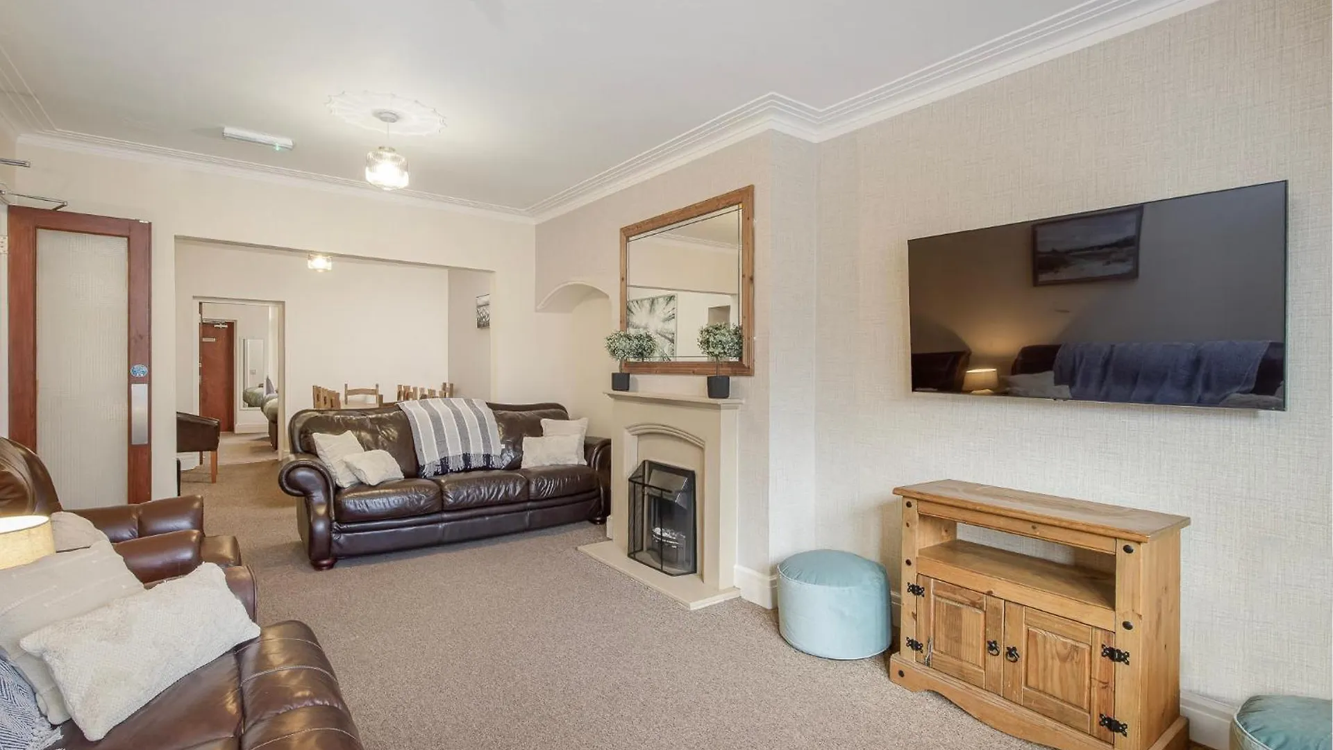 Arnside - Spacious 10-Bedroom Seaside Cottage Blackpool Holiday home