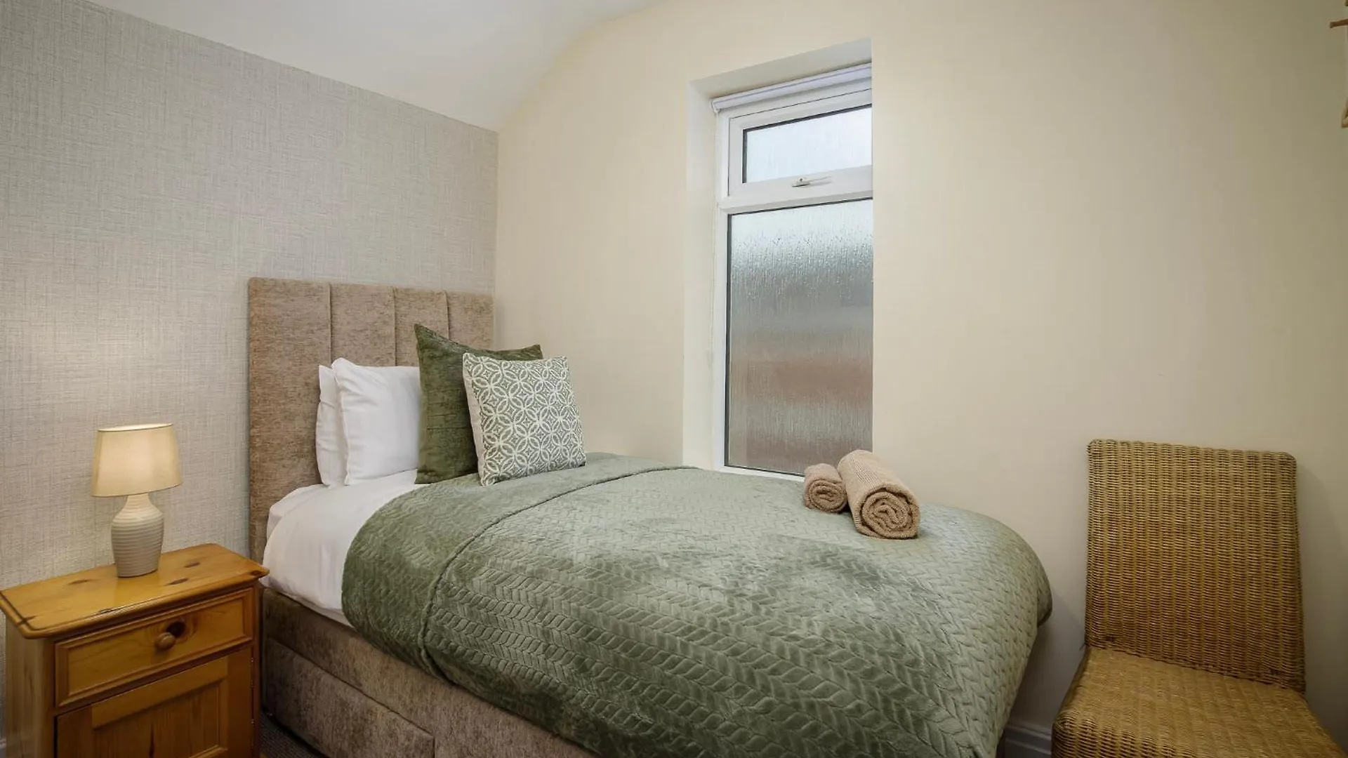 Arnside - Spacious 10-Bedroom Seaside Cottage Blackpool United Kingdom