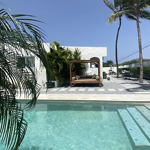https://movida-inn-aruba-palm-beach.comcaribbean.com